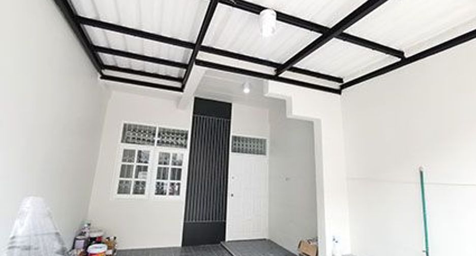 出售 2 卧室 联排别墅 在 Lam Luk Ka, Pathum Thani