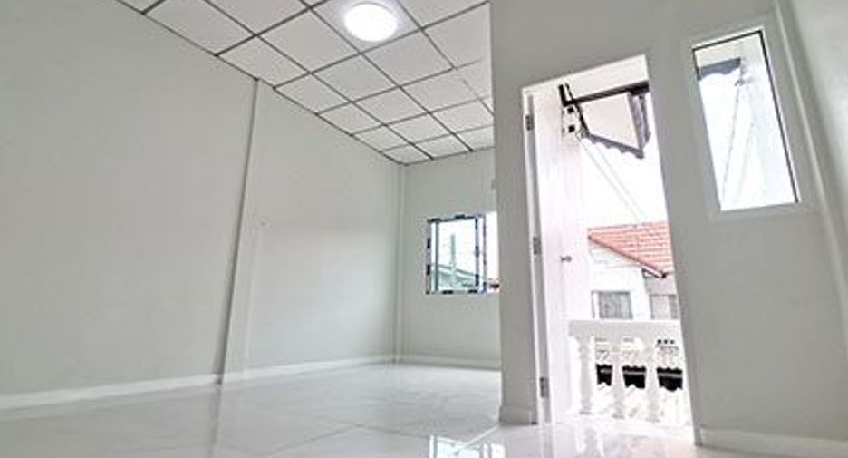 出售 2 卧室 联排别墅 在 Lam Luk Ka, Pathum Thani