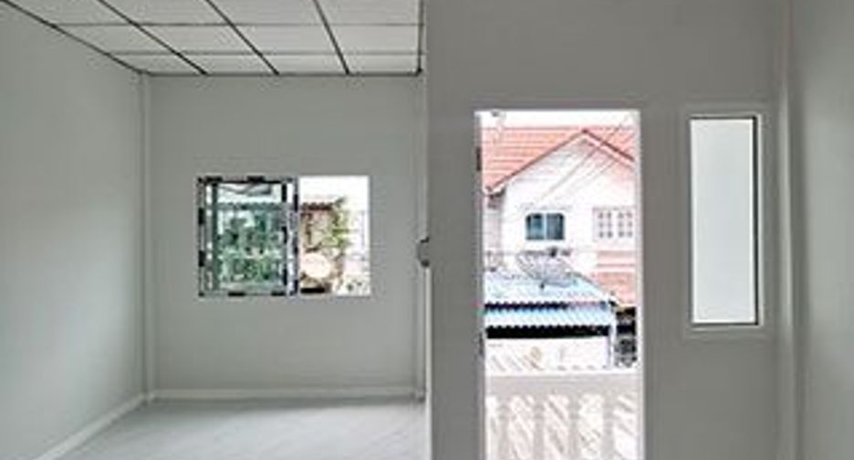 出售 2 卧室 联排别墅 在 Lam Luk Ka, Pathum Thani