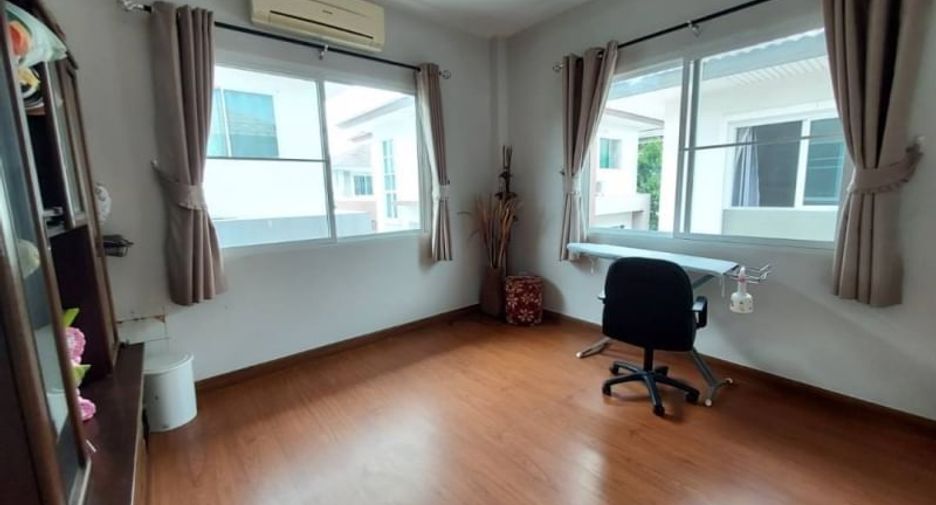 出售 4 卧室 独立屋 在 Si Racha, Chon Buri