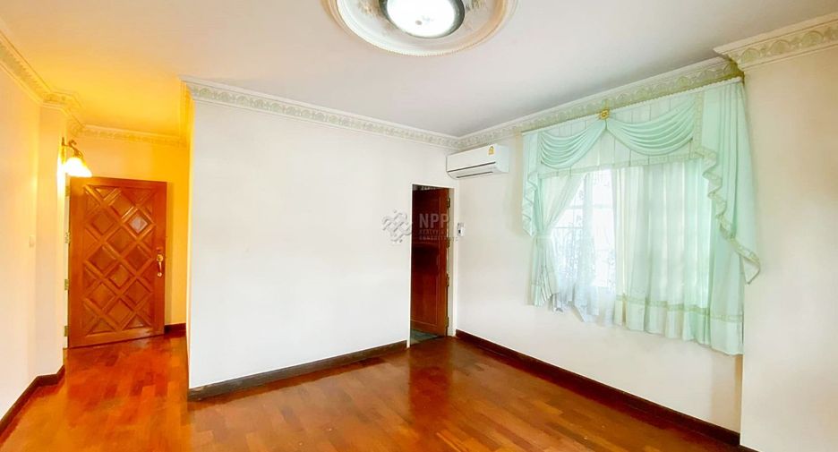 For rent and for sale 4 bed house in Bang Khen, Bangkok