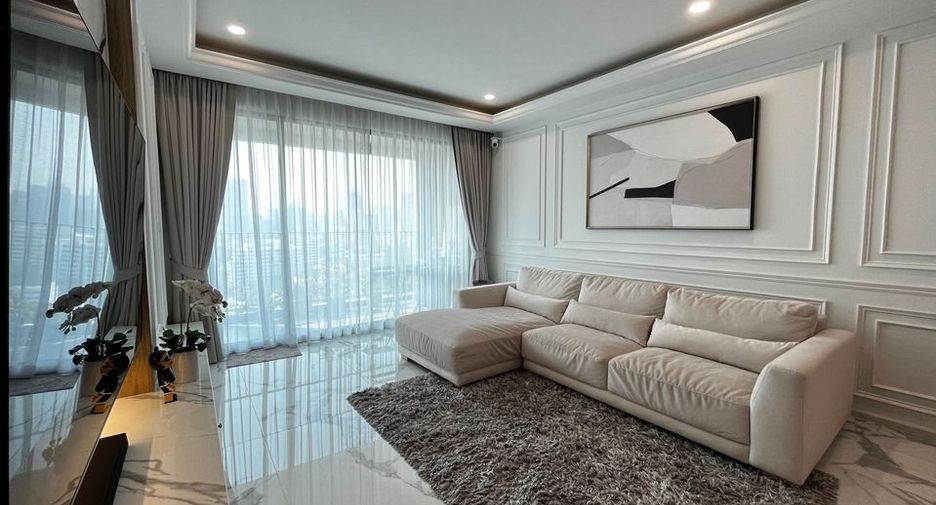 For sale studio condo in Yan Nawa, Bangkok