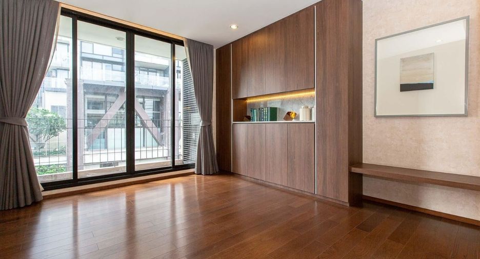 For rent 4 ベッドルーム condo in Sathon, Bangkok