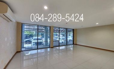 Büro zum Kauf in Suan Luang, Bangkok