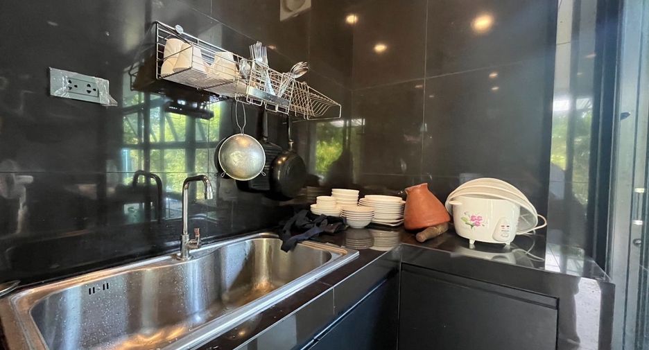 For sale 4 bedrooms retail Space in Mueang Krabi, Krabi