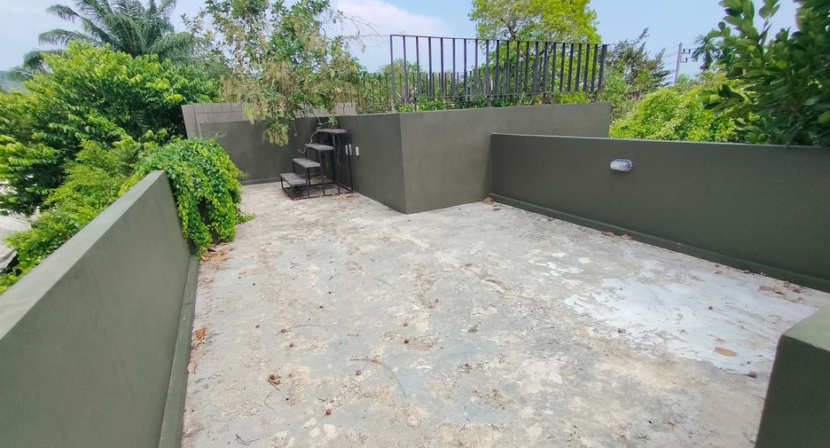 For sale 4 bedrooms retail Space in Mueang Krabi, Krabi
