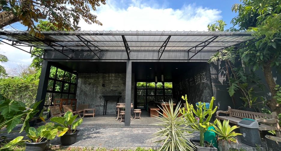 For sale 4 bedrooms retail Space in Mueang Krabi, Krabi