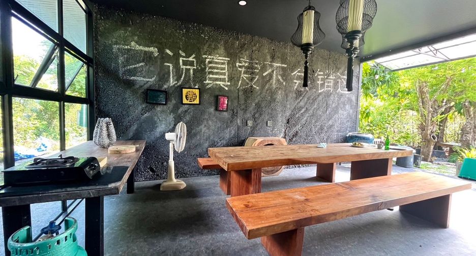 For sale 4 bedrooms retail Space in Mueang Krabi, Krabi
