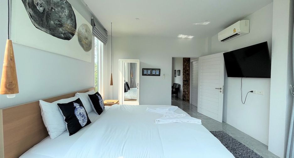 For sale 4 bedrooms retail Space in Mueang Krabi, Krabi