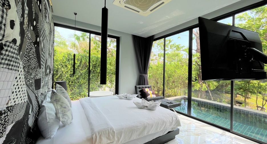 For sale 4 bedrooms retail Space in Mueang Krabi, Krabi