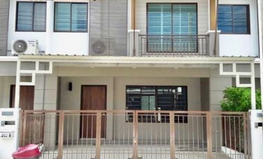 For rent そして for sale 3 Beds townhouse in Suan Luang, Bangkok