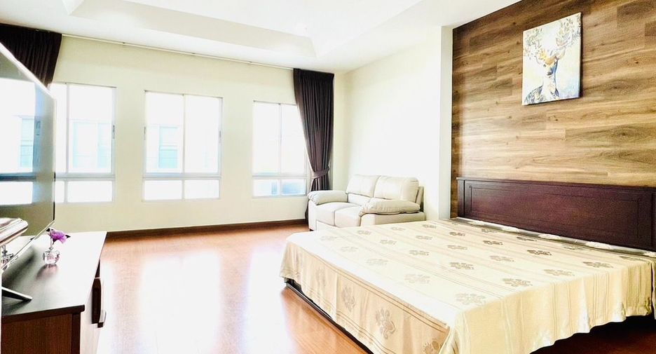 For rent 3 bedrooms townhouse in Prawet, Bangkok