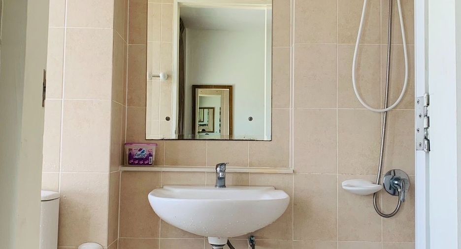 For rent 3 bedrooms townhouse in Prawet, Bangkok