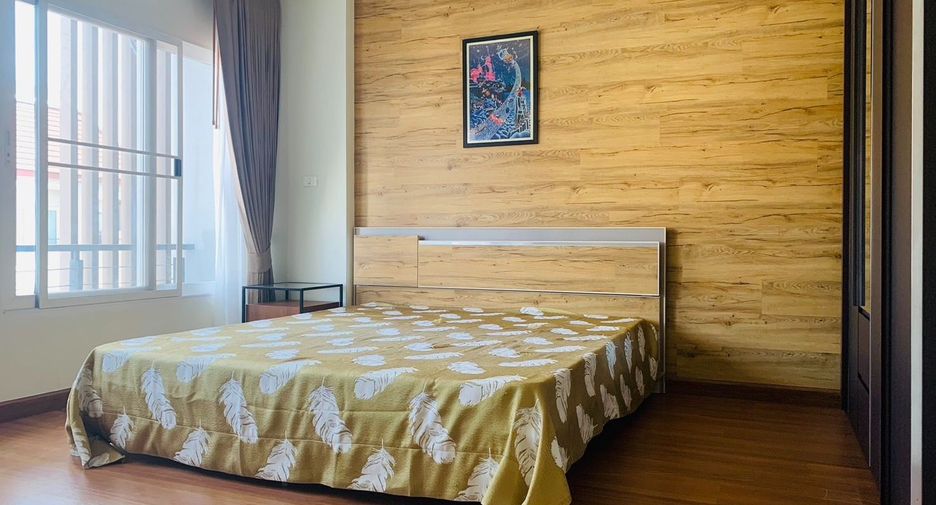 For rent 3 bedrooms townhouse in Prawet, Bangkok