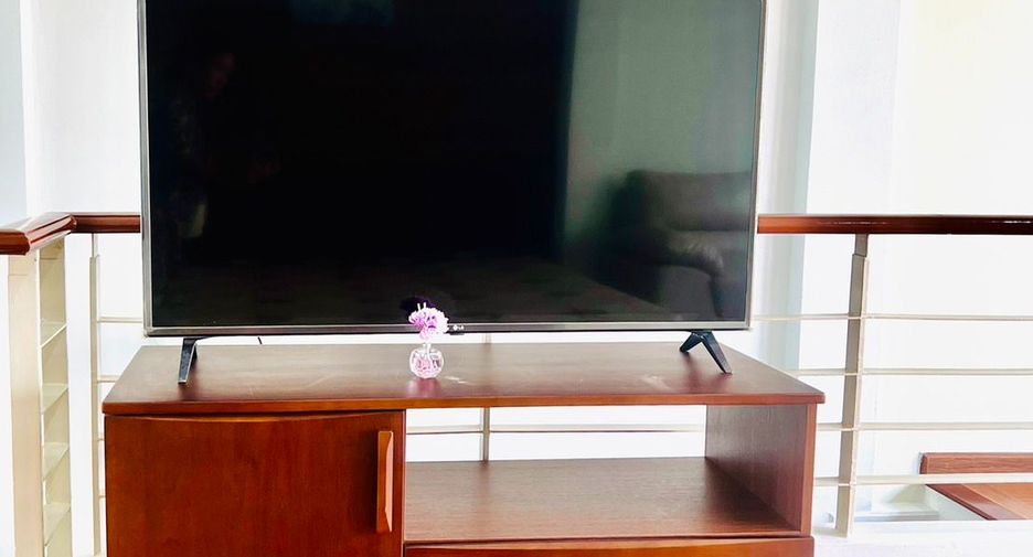 For rent 3 bedrooms townhouse in Prawet, Bangkok