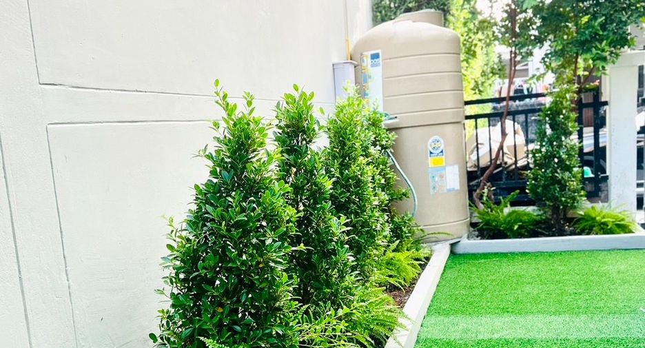 For rent 3 bedrooms townhouse in Prawet, Bangkok