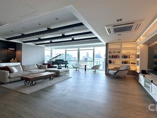 For sale 3 bedrooms condo in Pathum Wan, Bangkok