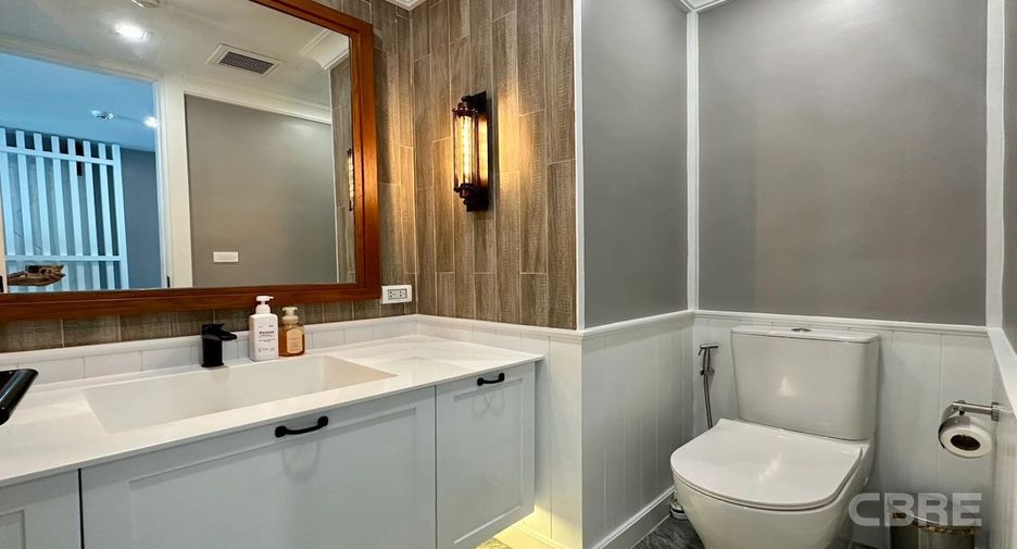 For sale 3 bedrooms condo in Pathum Wan, Bangkok
