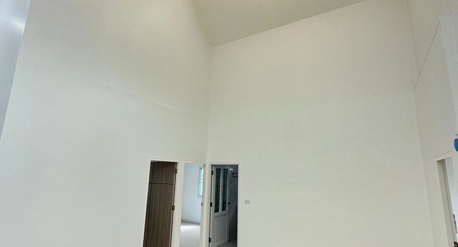 Продажа 3 спальни дом в Саттахип, Чонбури
