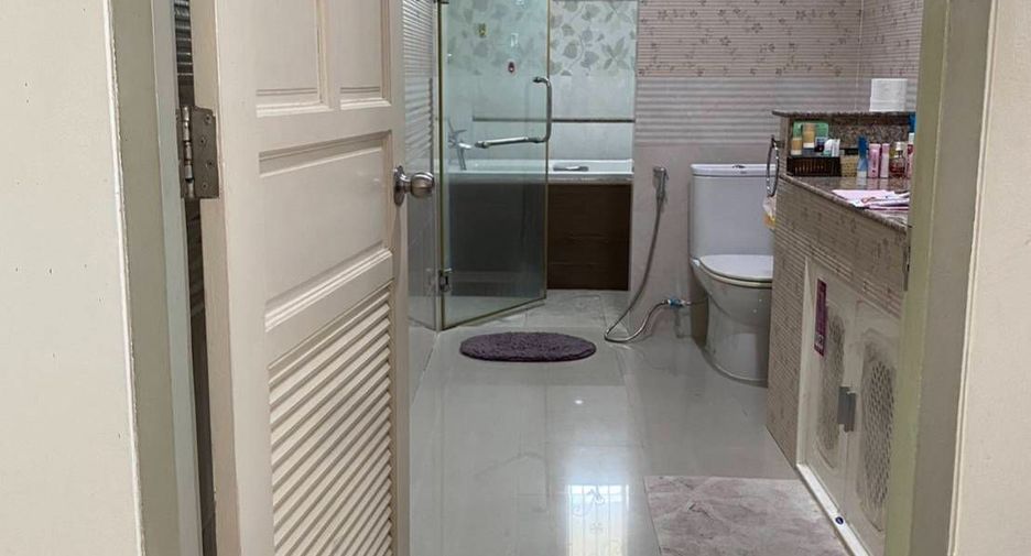 Haus zum Kauf mit 6 Zimmer in Sai Mai, Bangkok
