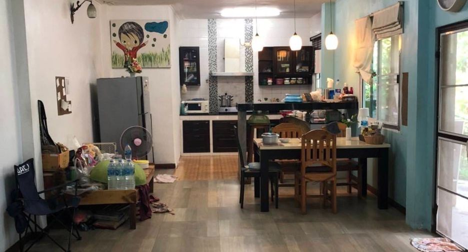 Haus zum Kauf mit 6 Zimmer in Sai Mai, Bangkok
