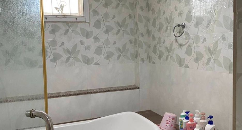 Haus zum Kauf mit 6 Zimmer in Sai Mai, Bangkok