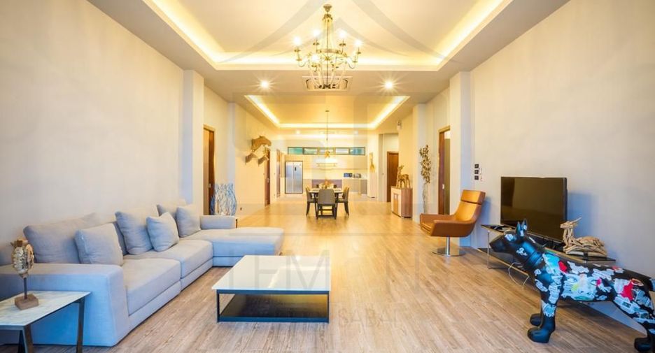 For rent 3 bedrooms villa in Mueang Phuket, Phuket