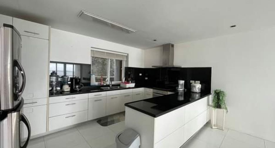For rent 3 bedrooms apartment in Mueang Phuket, Phuket