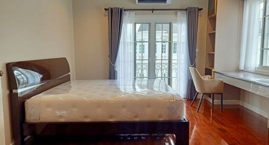 For rent 4 bedrooms condo in Bang Na, Bangkok