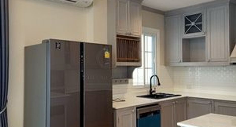 For rent 4 bedrooms condo in Bang Na, Bangkok