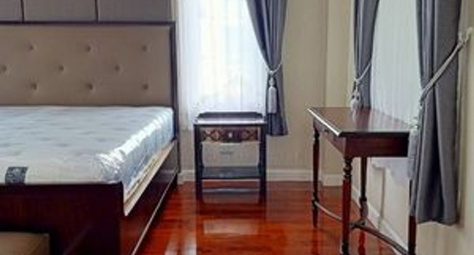 For rent 4 bedrooms condo in Bang Na, Bangkok