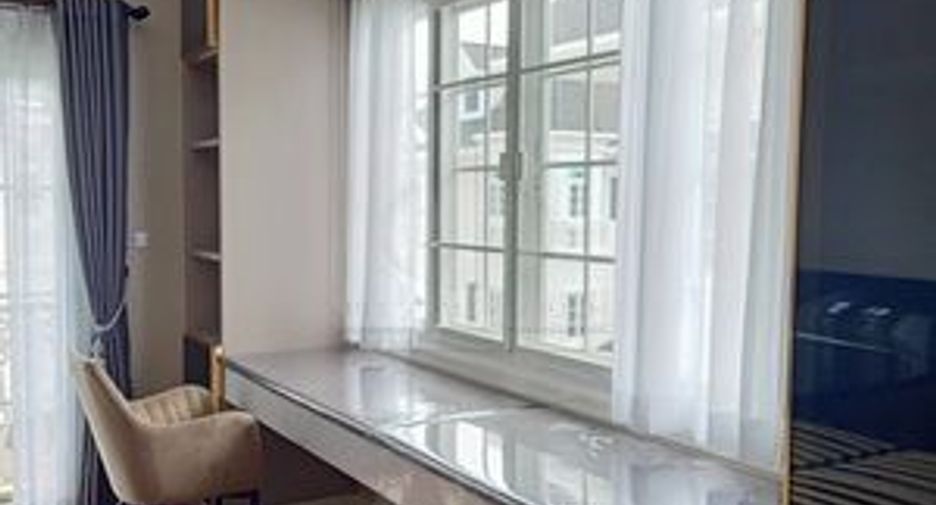For rent 4 bedrooms condo in Bang Na, Bangkok