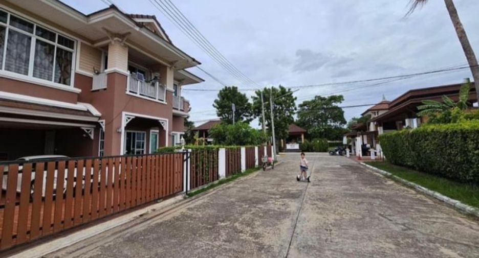 Продажа 4 спальни дом в Mueang Chon Buri, Чонбури