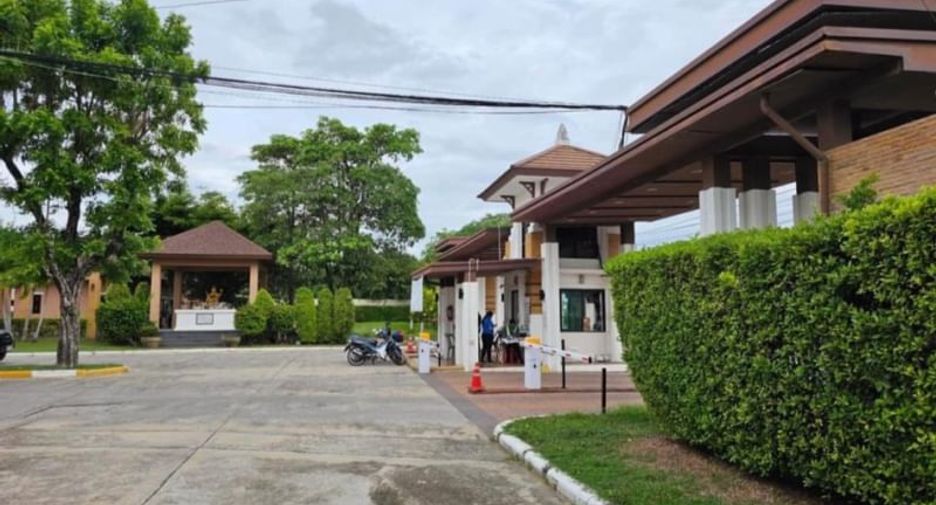 Продажа 4 спальни дом в Mueang Chon Buri, Чонбури