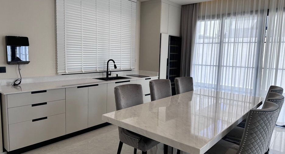For sale 4 bedrooms house in Bang Lamung, Chonburi