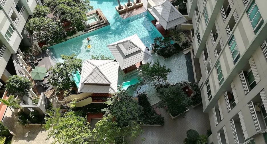 For rent 3 bedrooms condo in Bang Kapi, Bangkok