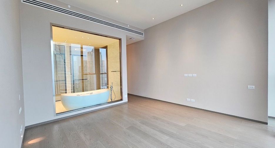 For sale 3 bed condo in Pathum Wan, Bangkok