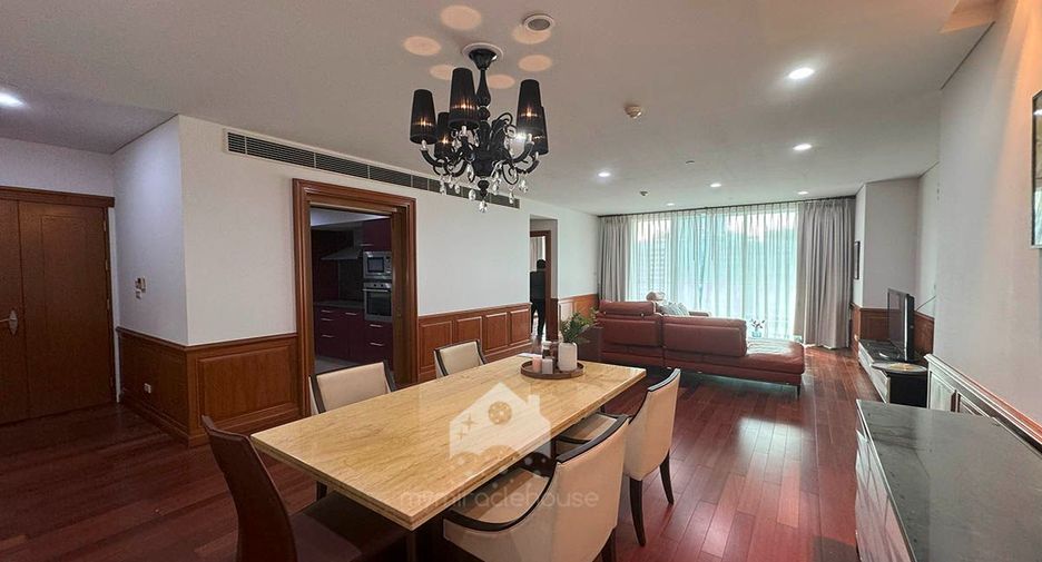 For rent 2 Beds condo in Pathum Wan, Bangkok