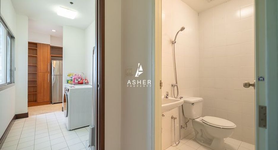 For rent 3 bedrooms condo in Pathum Wan, Bangkok