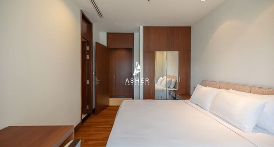 For rent 3 bedrooms condo in Pathum Wan, Bangkok