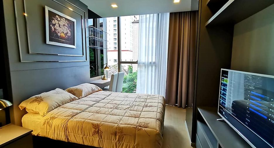 For sale 3 bedrooms condo in Watthana, Bangkok