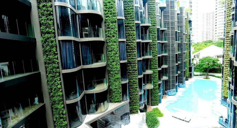 For sale 3 bedrooms condo in Watthana, Bangkok