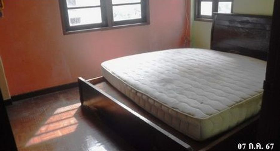 For sale 3 bedrooms house in Saphan Sung, Bangkok