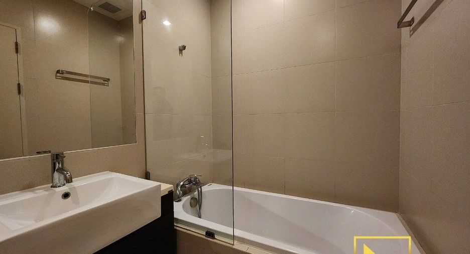 For rent and for sale 1 bed condo in Watthana, Bangkok