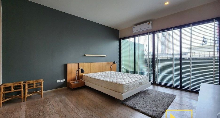 For rent and for sale 1 bed condo in Watthana, Bangkok