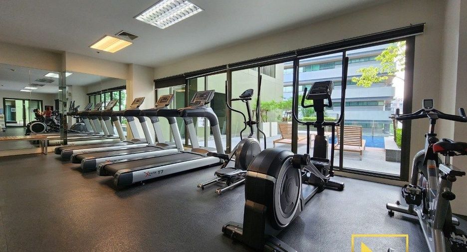 For rent and for sale 1 bed condo in Watthana, Bangkok