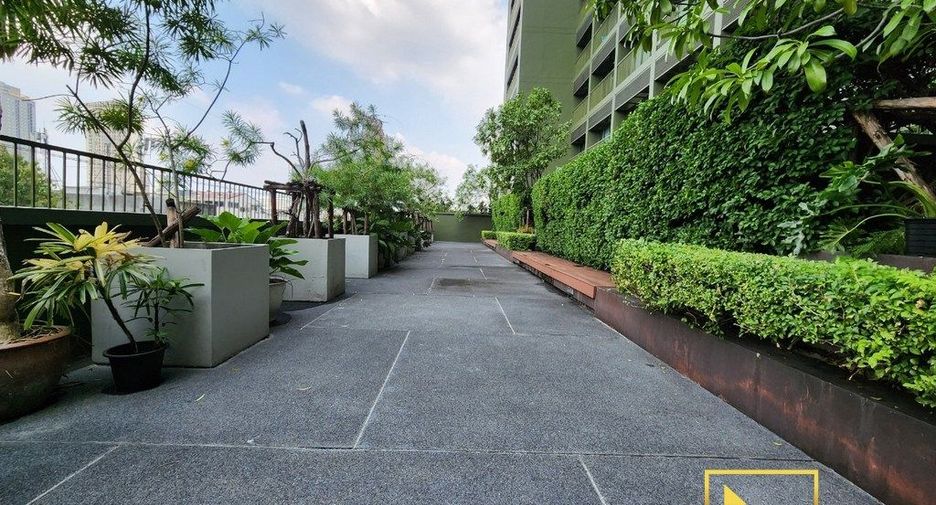 For rent and for sale 1 bed condo in Watthana, Bangkok