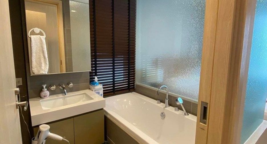 For rent and for sale 2 bed condo in Khlong Toei, Bangkok