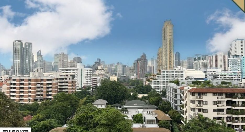 For sale 4 bedrooms condo in Watthana, Bangkok