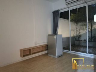 For rent 5 bedrooms townhouse in Watthana, Bangkok